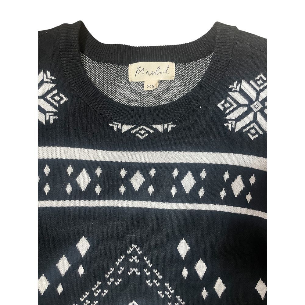 Marled Fair Isle Snowflake Winter Holiday Sweater Black White Nordic Pattern - Picture 3 of 5